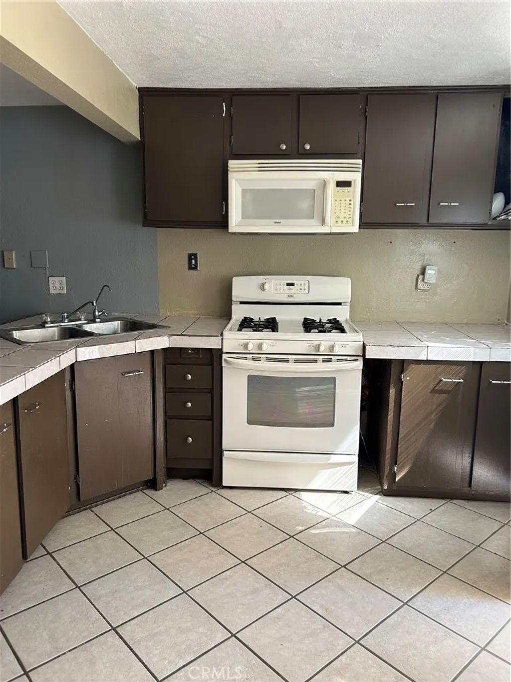 Photo of 308 N Wateka Street, San Jacinto, CA 92583 (MLS # SW25196102)