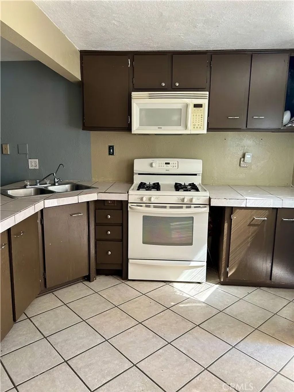 Photo of 308 N Wateka Street, San Jacinto, CA 92583 (MLS # SW25196102)