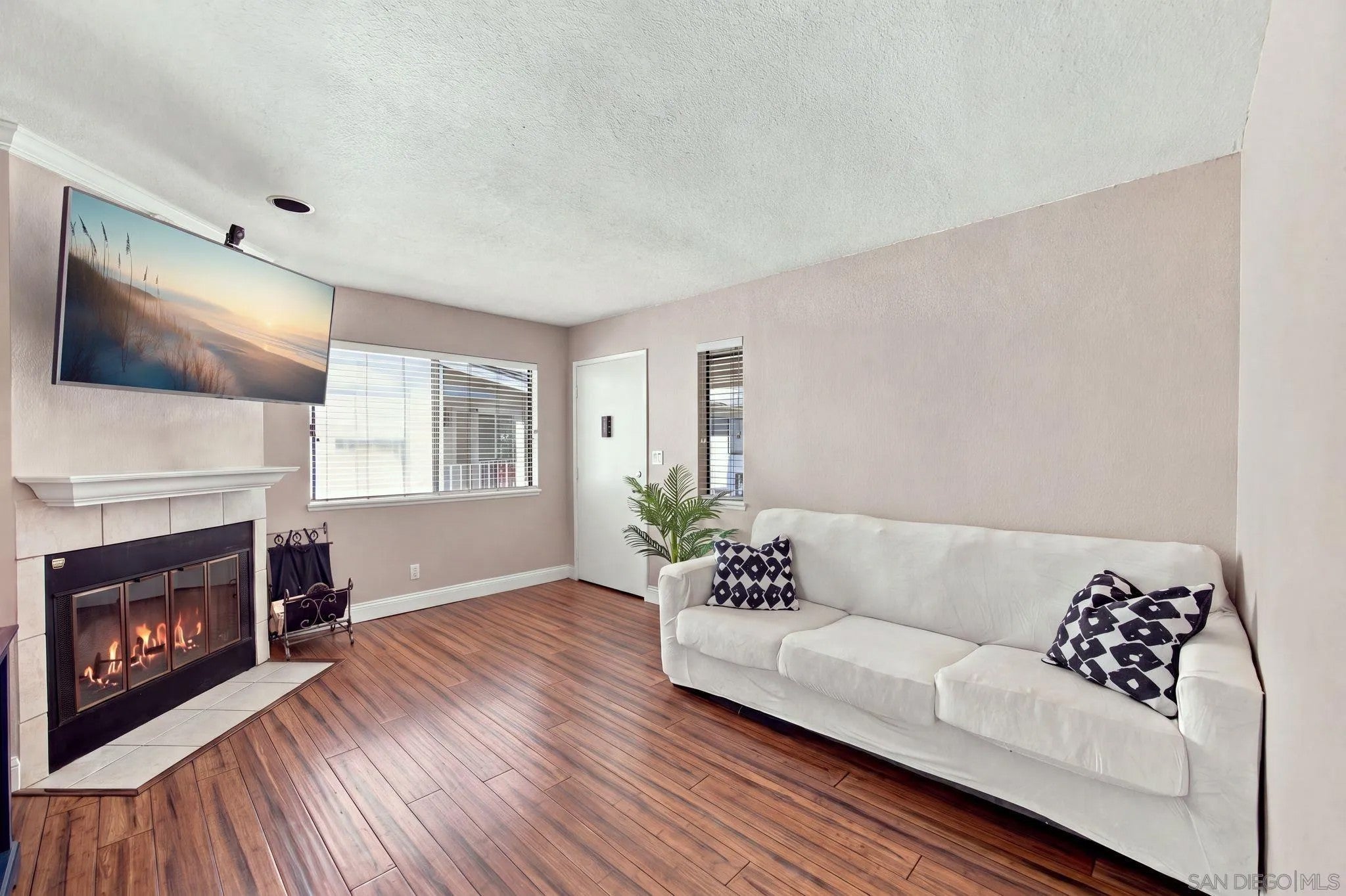 4165 Swift Ave 10