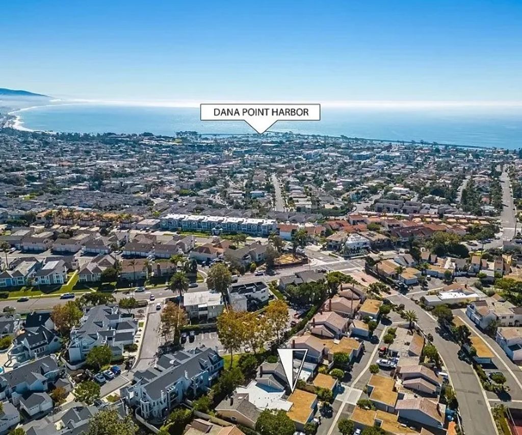 Photo of 33586 Circula Corona, Dana Point, CA 92629 (MLS # OC26019557)