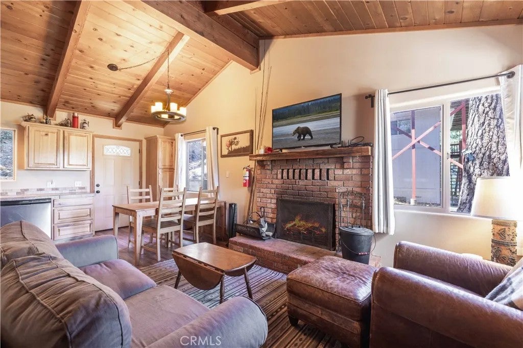 528 Villa Grove
