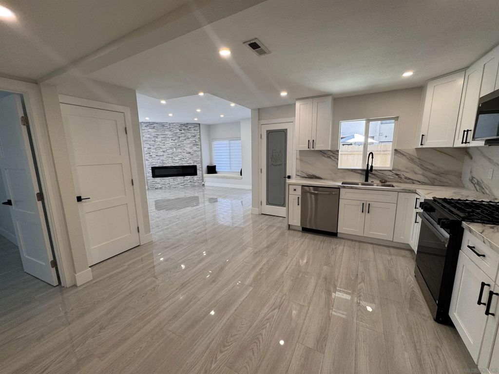 Photo of 1526 Granite Hills #B, El Cajon, CA 92019 (MLS # 260012321)