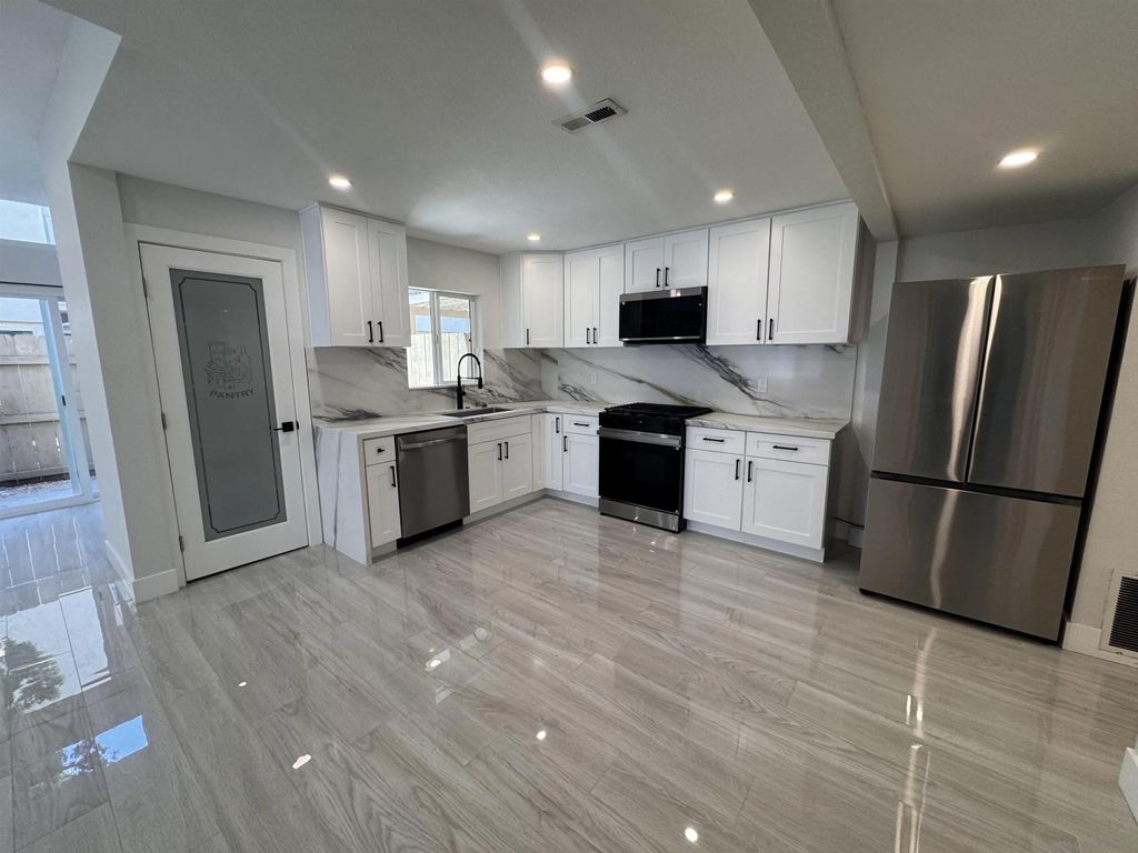 Photo of 1526 Granite Hills #B, El Cajon, CA 92019 (MLS # 260012321)