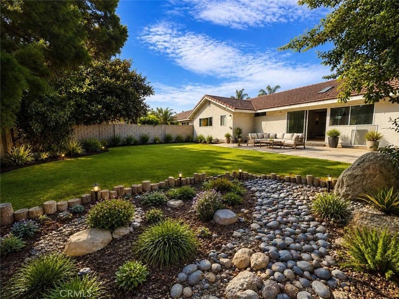 17627 Fremont