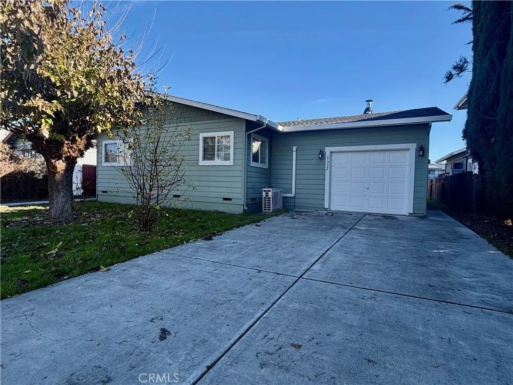 Photo of 7332 Anchor Dr, Clearlake, CA 95422 (MLS # LC25268604)