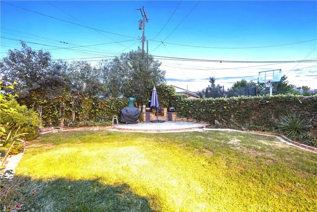 Photo of 4015 Centralia St, Lakewood, CA 90712 (MLS # PW26006867)