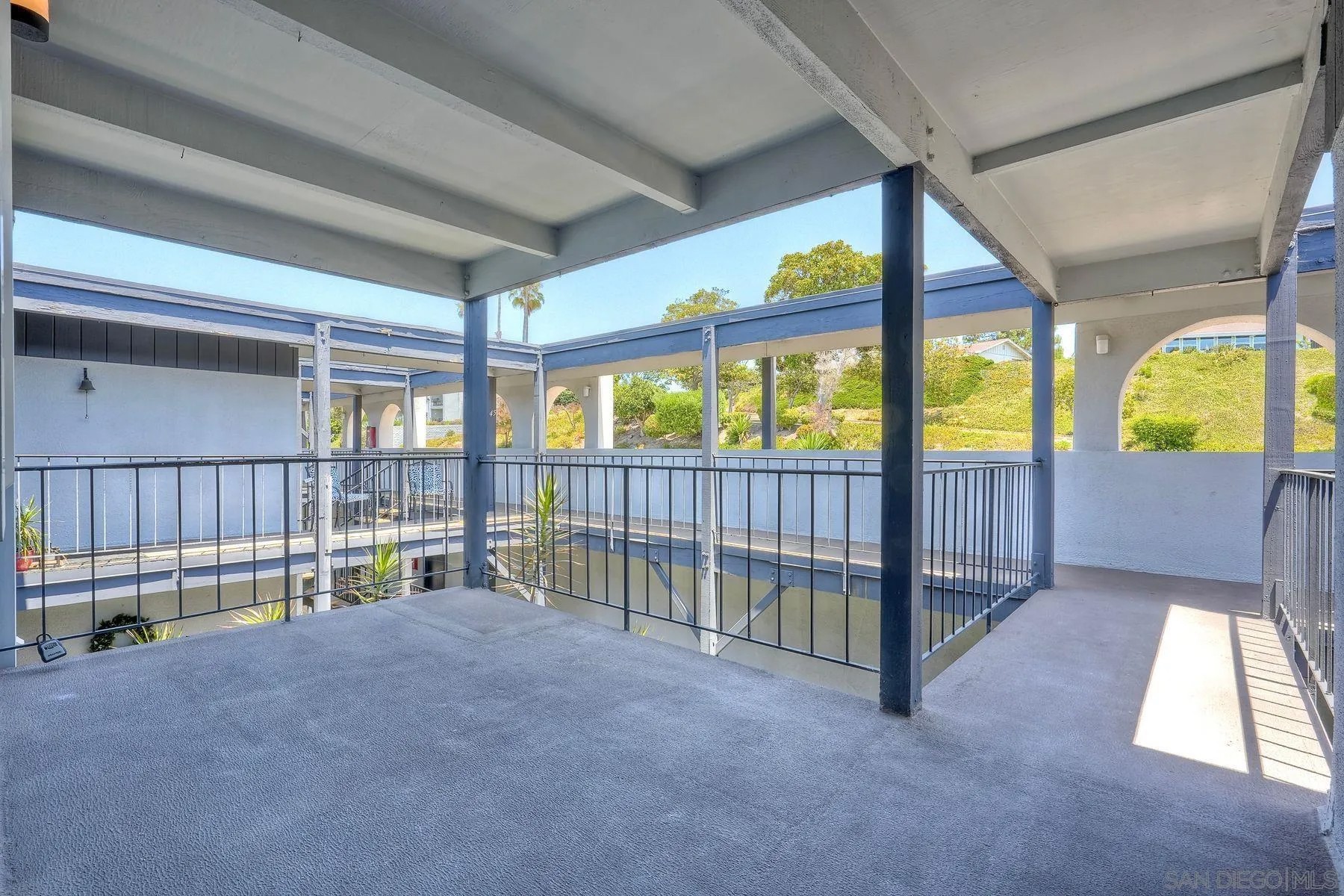 3606 Vista Rey 46