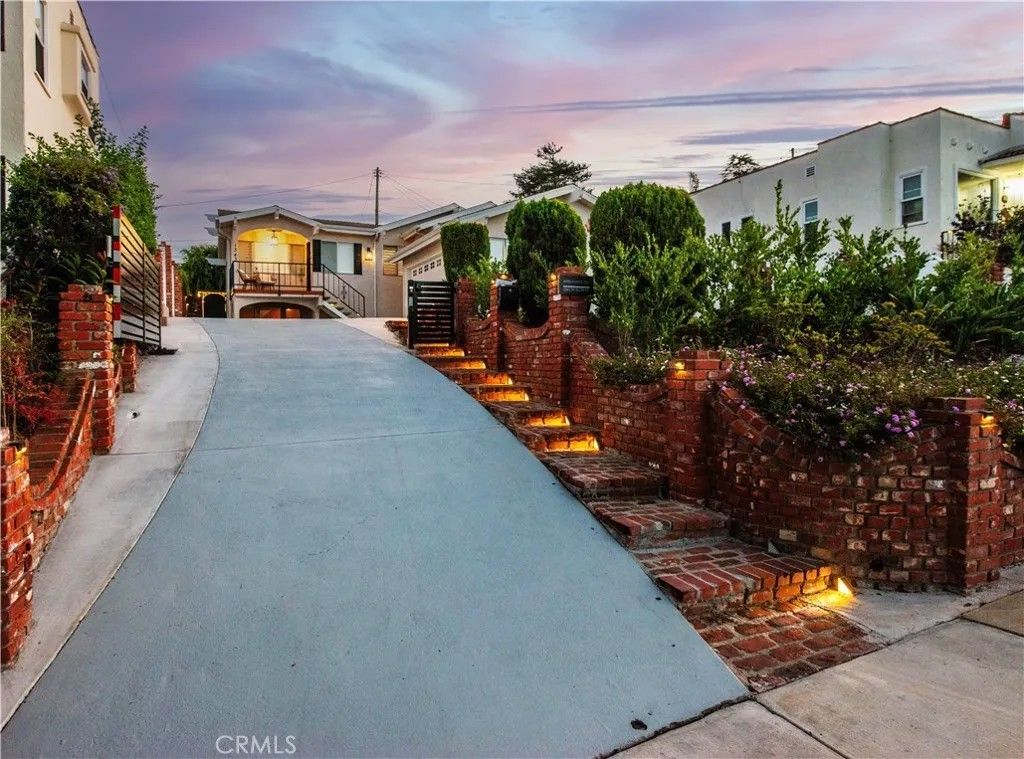 Photo of 1343 W 15th St, San Pedro, CA 90732 (MLS # SR25228990)