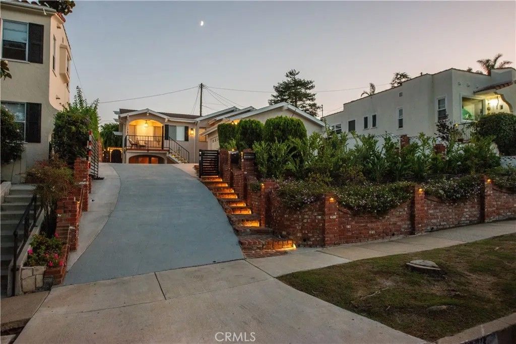 Photo of 1343 W 15th St, San Pedro, CA 90732 (MLS # SR25228990)