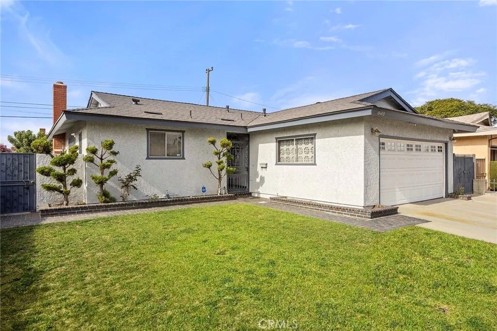 Photo of 19409 Belshaw Ave, Carson, CA 90746 (MLS # PW25259092)