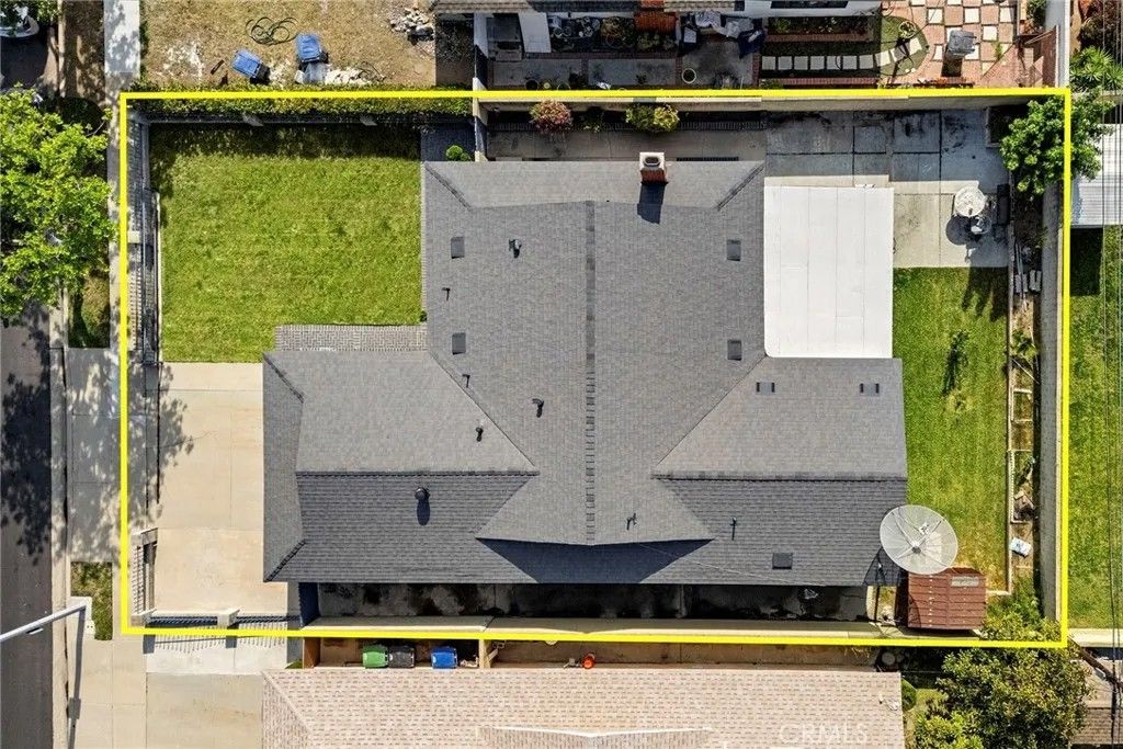 Photo of 19409 Belshaw Ave, Carson, CA 90746 (MLS # PW25259092)