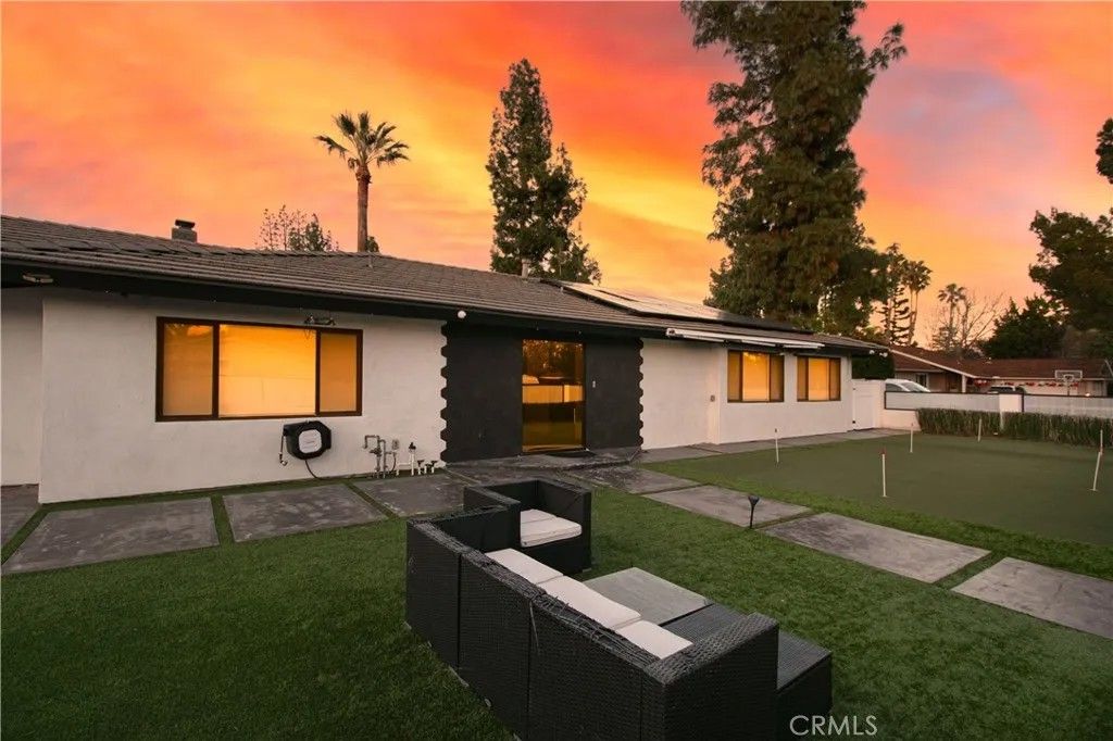 Photo of 19501 Vintage Street, Northridge, CA 91324 (MLS # SR26042197)