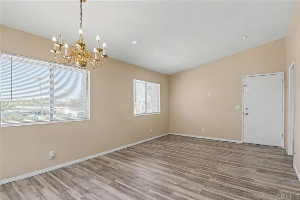 883 W San Ysidro Boulevard 10