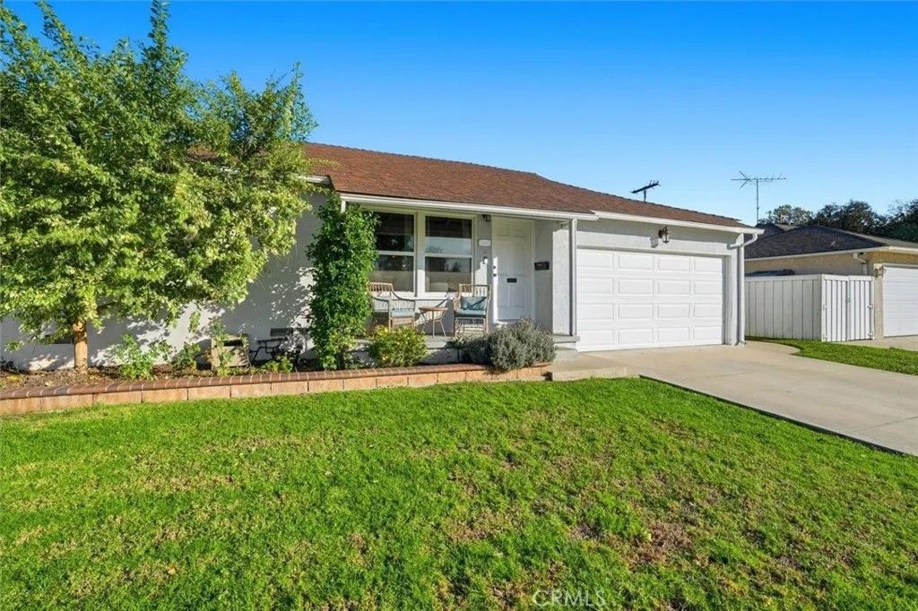 Photo of 2324 Roycroft Avenue, Long Beach, CA 90815 (MLS # PV26003766)