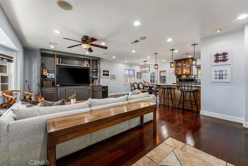 1323 E Mayfair