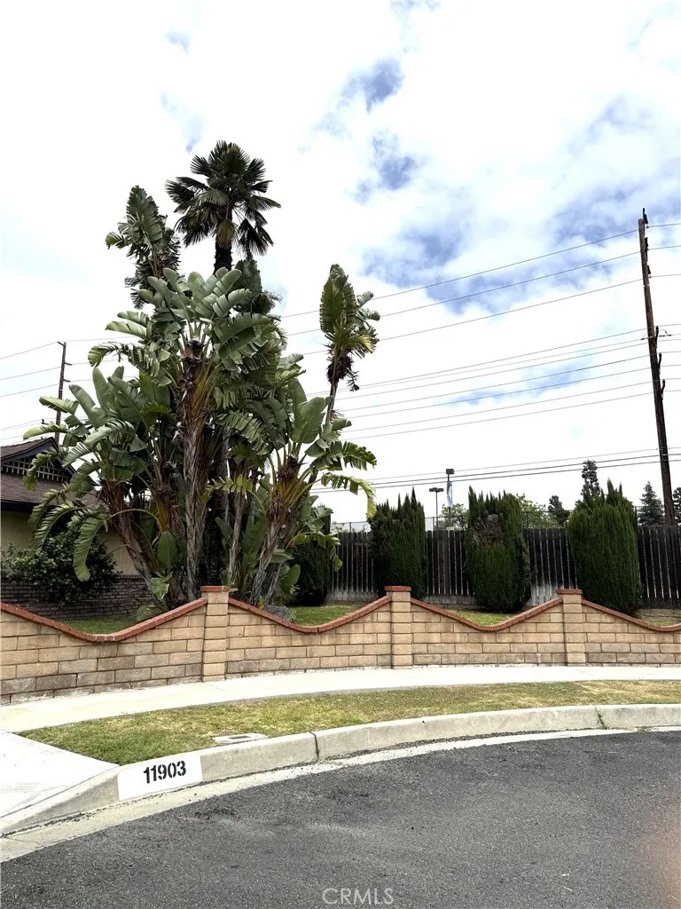 11903 Groveside Avenue