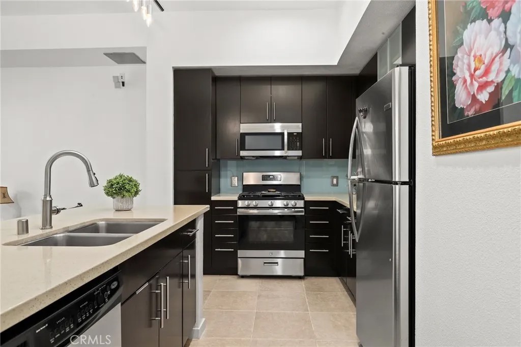 133 The Promenade North 318