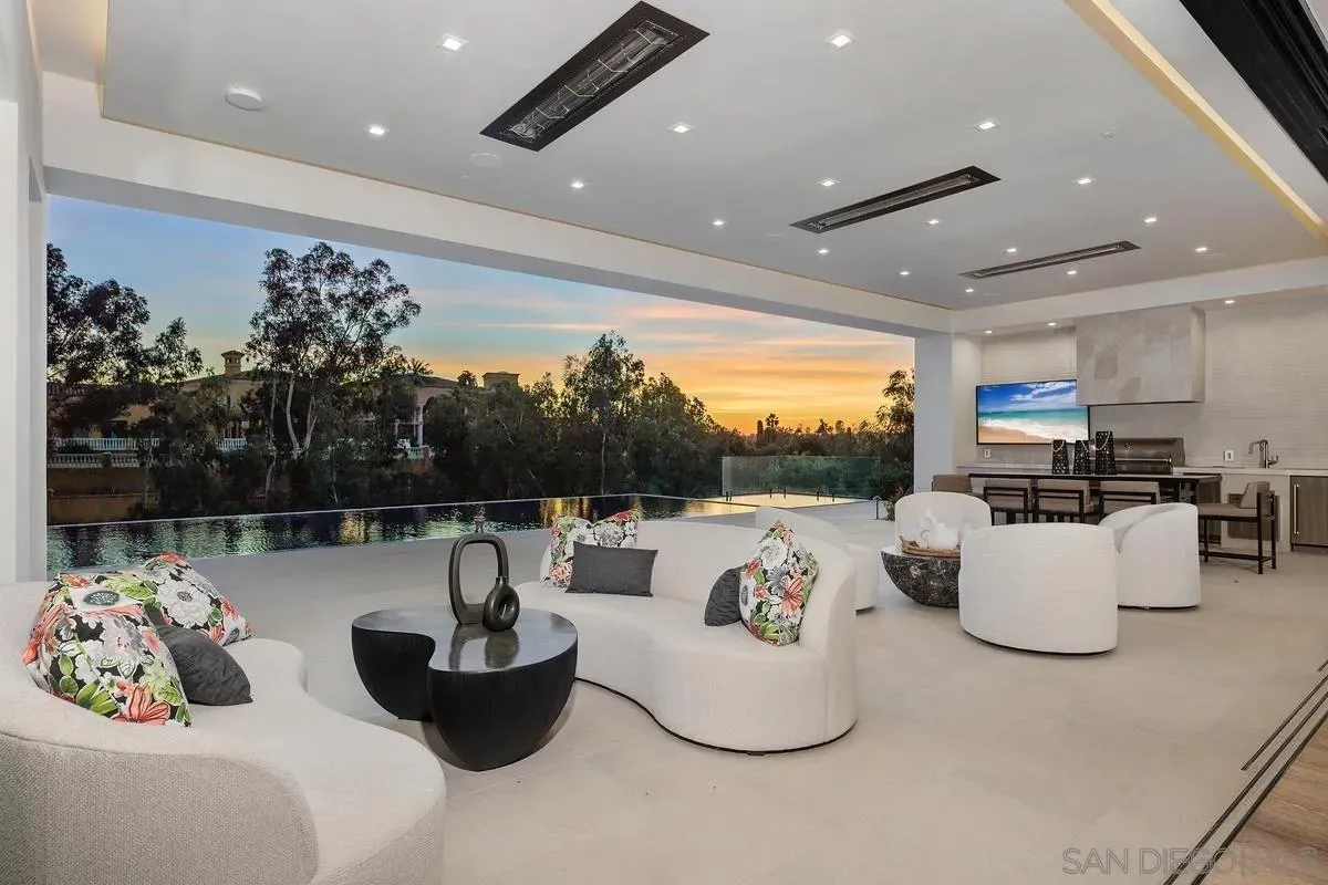 Rancho Santa Fe, California 92067, United States, 7 Bedrooms Bedrooms, ,10 BathroomsBathrooms,Residential,Active,33959