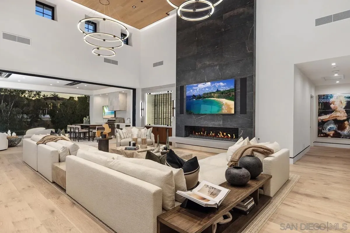 Rancho Santa Fe, California 92067, United States, 7 Bedrooms Bedrooms, ,10 BathroomsBathrooms,Residential,Active,33959