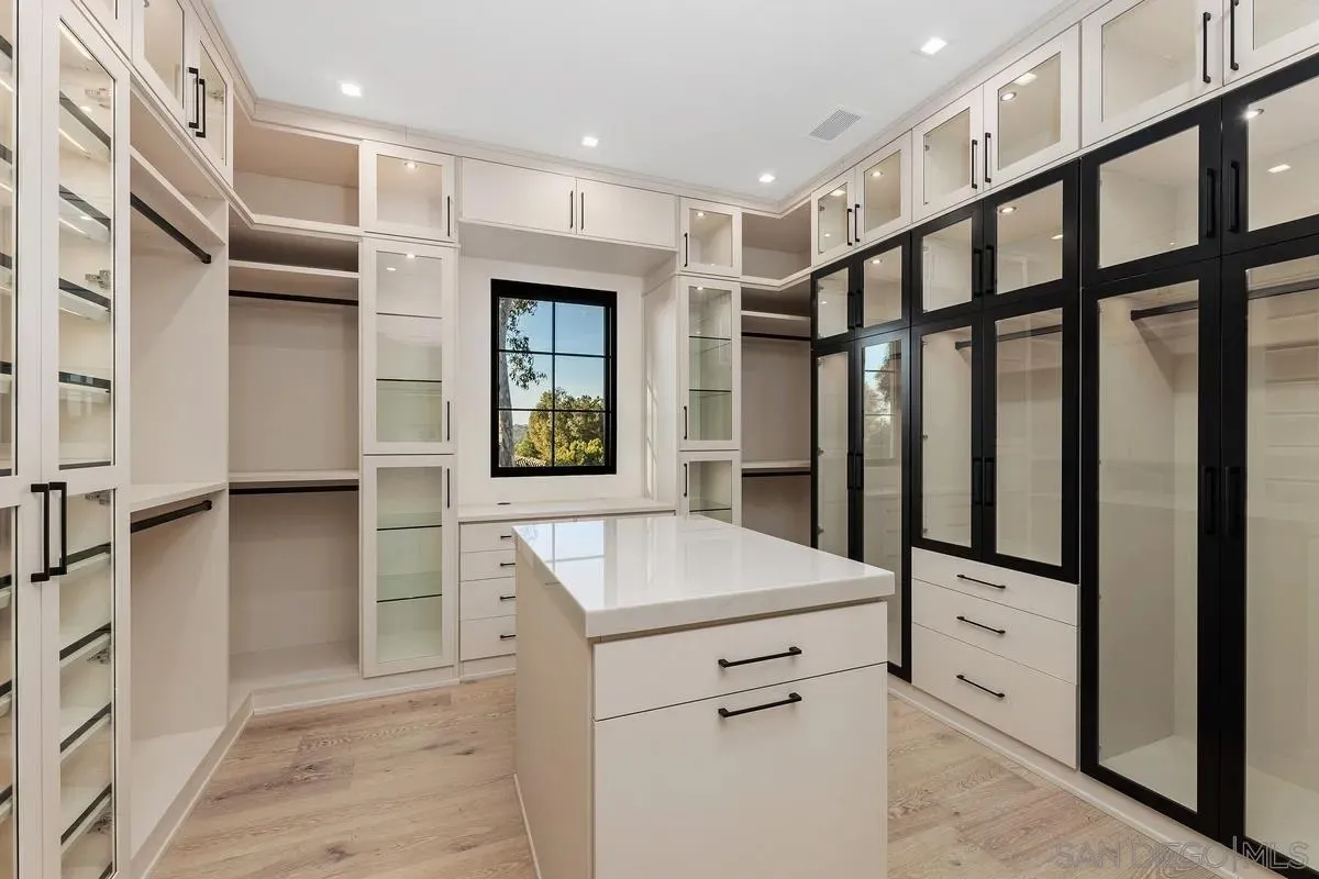 Rancho Santa Fe, California 92067, United States, 7 Bedrooms Bedrooms, ,10 BathroomsBathrooms,Residential,Active,33959