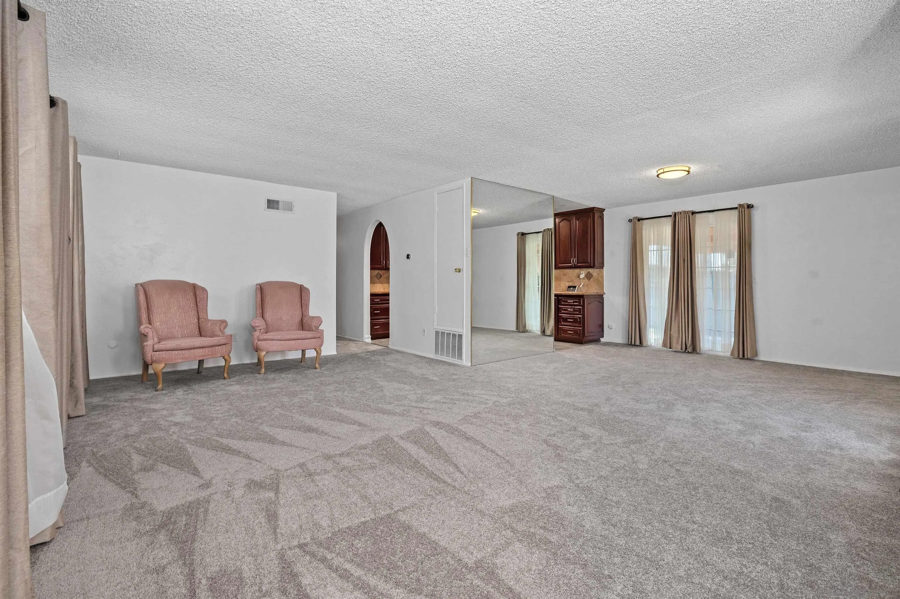 2855 Franklin Ave