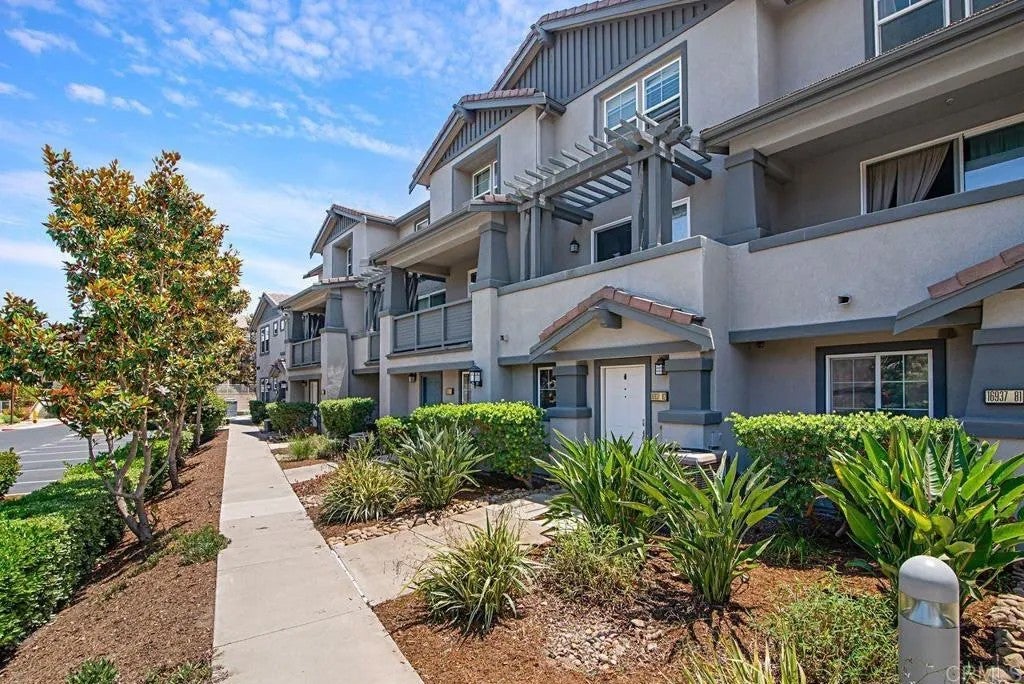 16937 Hutchins Lndg 82