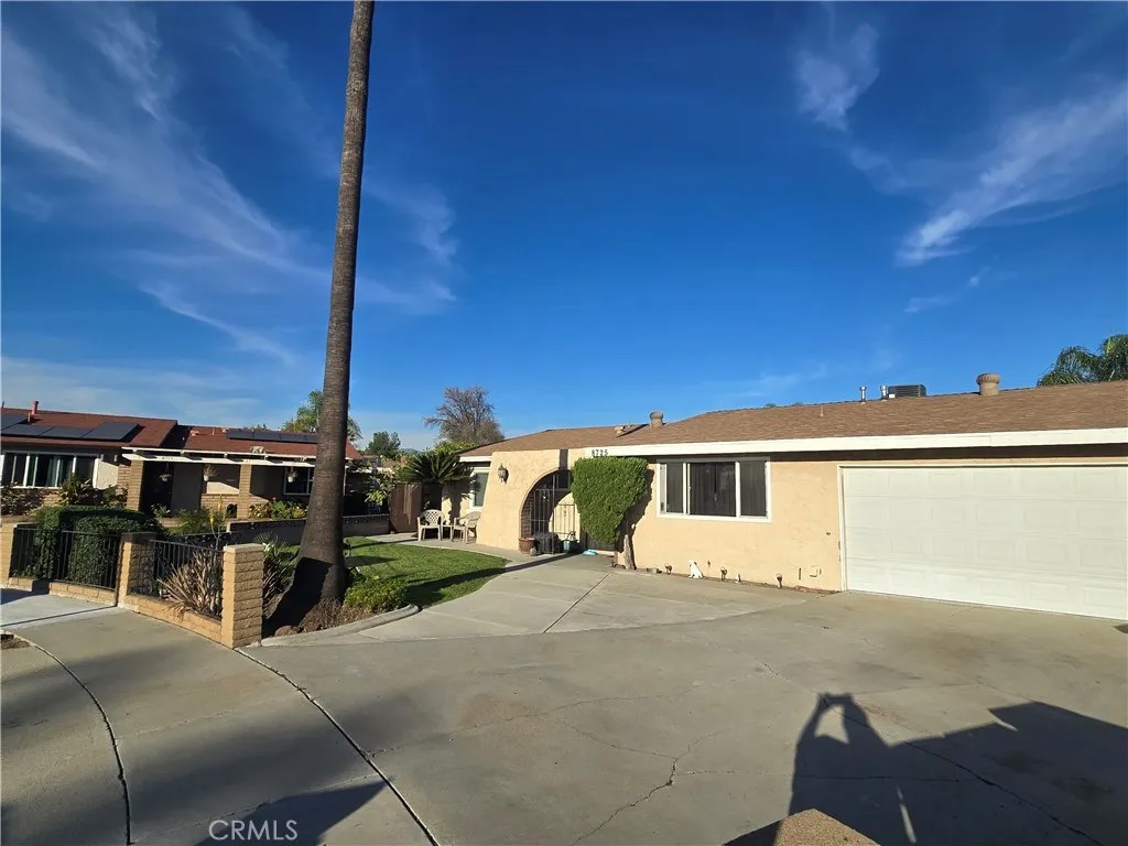 8725 Boxwood Court