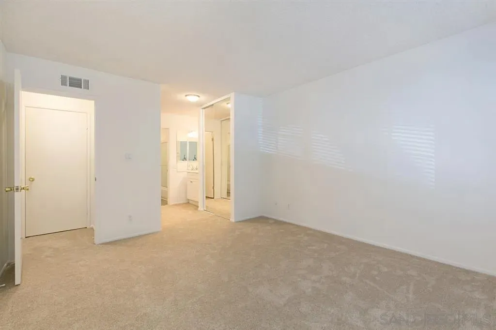 San Diego, California 92130, United States, 2 Bedrooms Bedrooms, ,2 BathroomsBathrooms,Residential,Active,168053