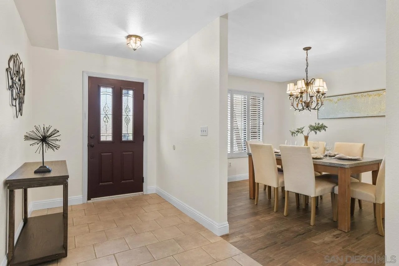 2829 Sylvia St