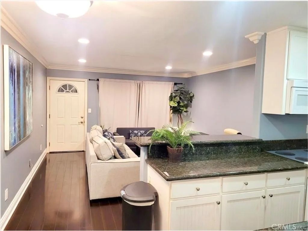 Photo of 1725 Loma Ave #16, Long Beach, CA 90804 (MLS # RS26040755)