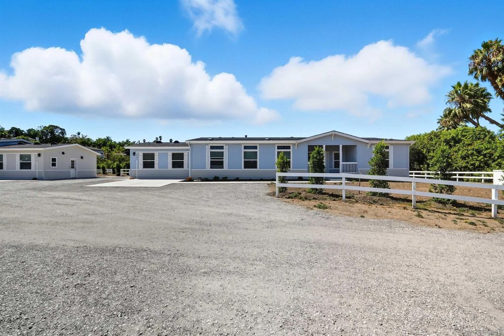 Photo of 2090-94 Curtis, Vista, CA 92084 (MLS # 250039878)
