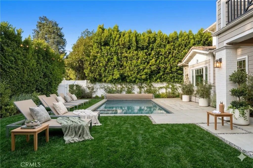 Photo of 4151 Greenbush Avenue, Sherman Oaks, CA 91423 (MLS # SR26057322)