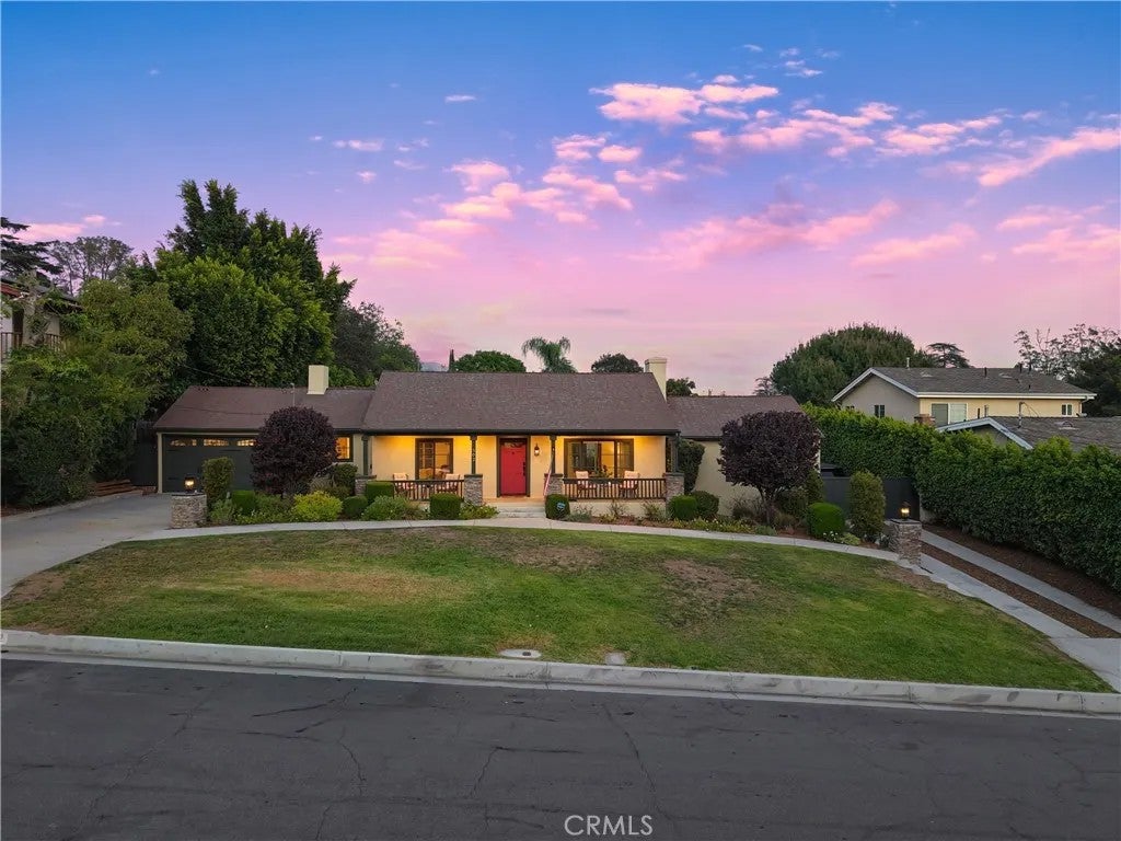 302 Highland Place
