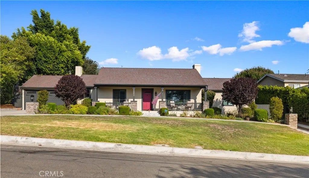 302 Highland Place