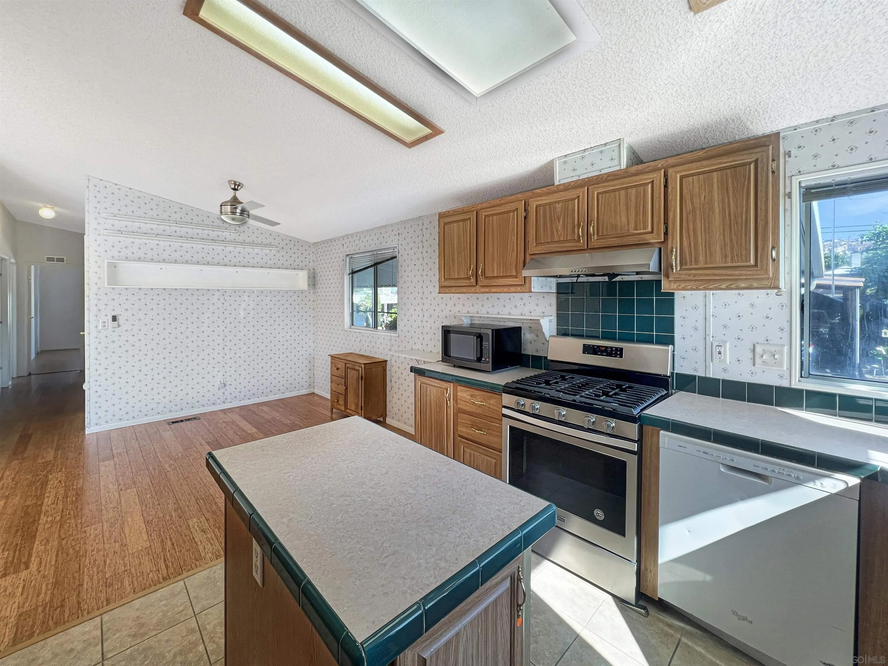 450 E Bradley Ave 127