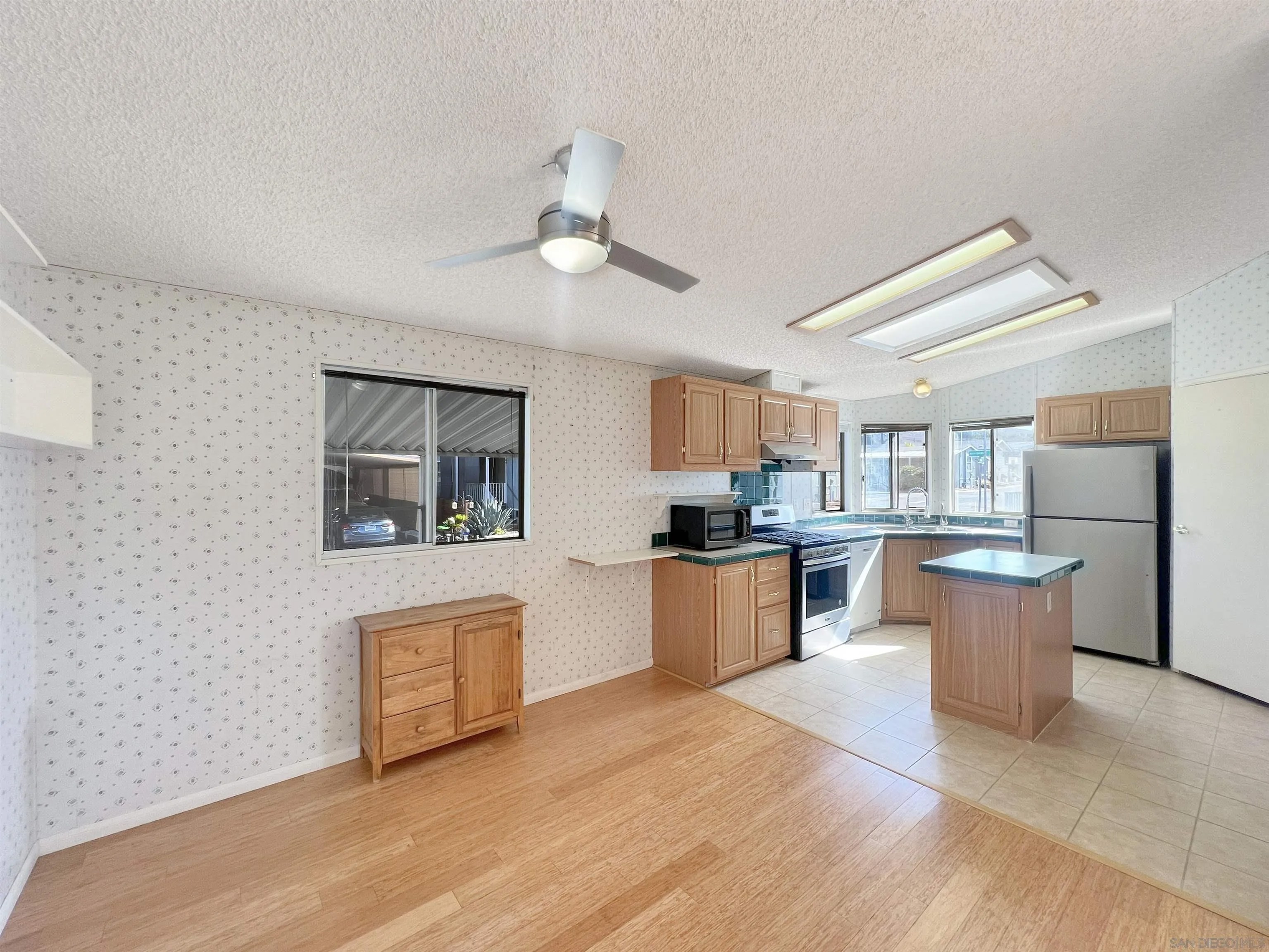 450 E Bradley Ave 127