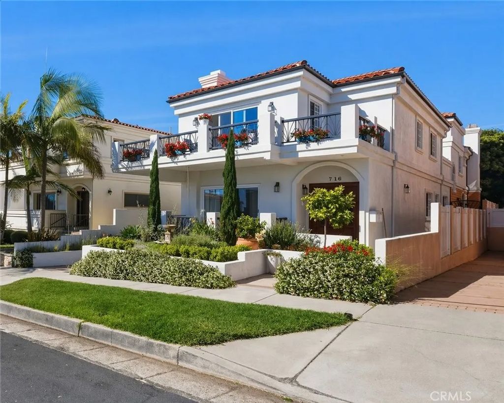 Photo of 716 N Lucia Avenue #B, Redondo Beach, CA 90277 (MLS # SB26081656)