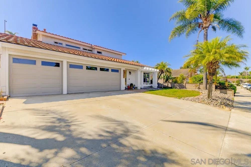 Photo of 2735 waterbury Way, Carlsbad, CA 92010 (MLS # 260017021)