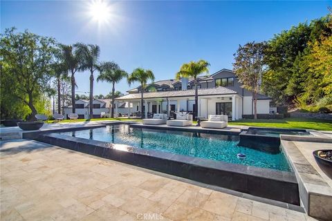 Photo of 4947 Summit View, Westlake Village, CA 91362 (MLS # SR25281037)