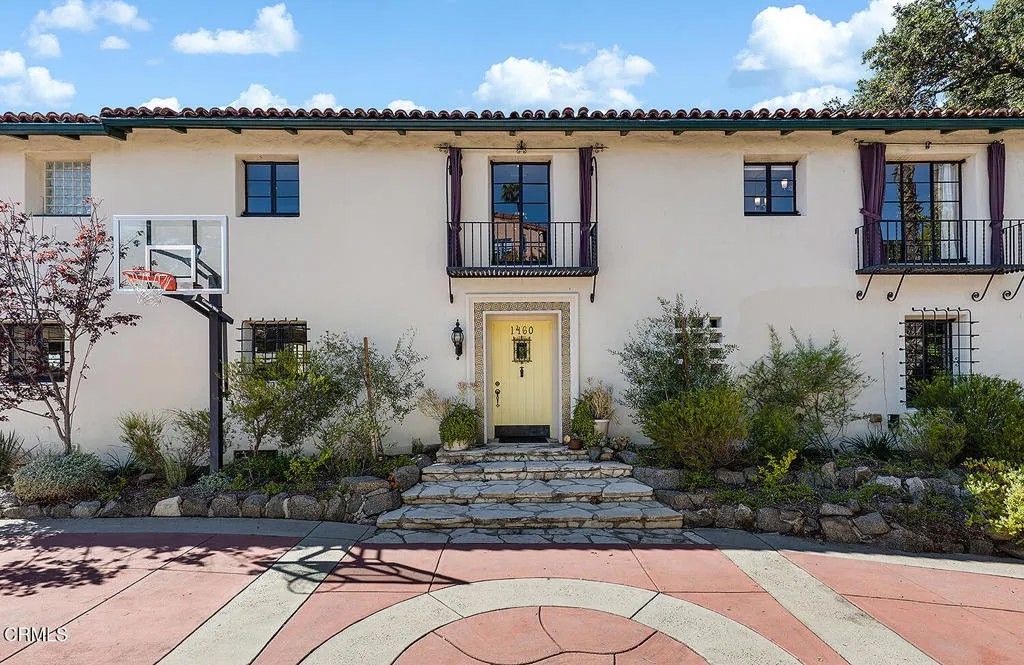 Photo of 1460 Melwood Drive, Glendale, CA 91207 (MLS # P1-24600)