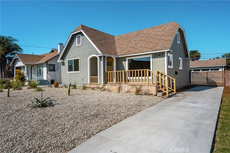 2047 W 78th Place