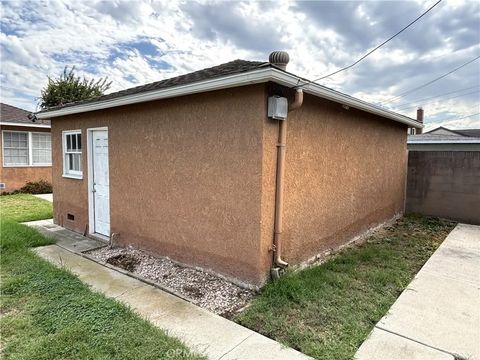 Tiny photo for 2823 Tulane Avenue, Long Beach, CA 90815 (MLS # PW25220731)