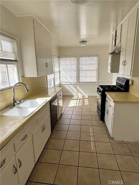 Tiny photo for 2823 Tulane Avenue, Long Beach, CA 90815 (MLS # PW25220731)