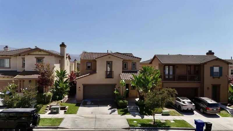 2372 Wander Street