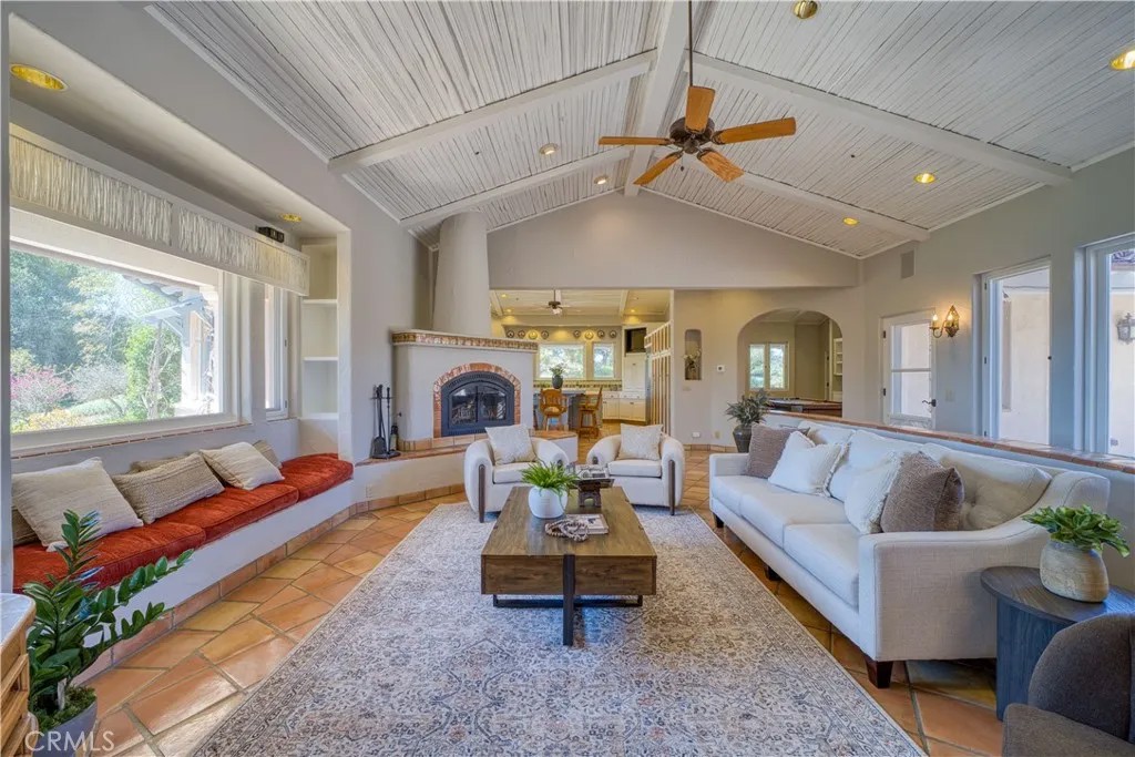 1220 Bassi Drive