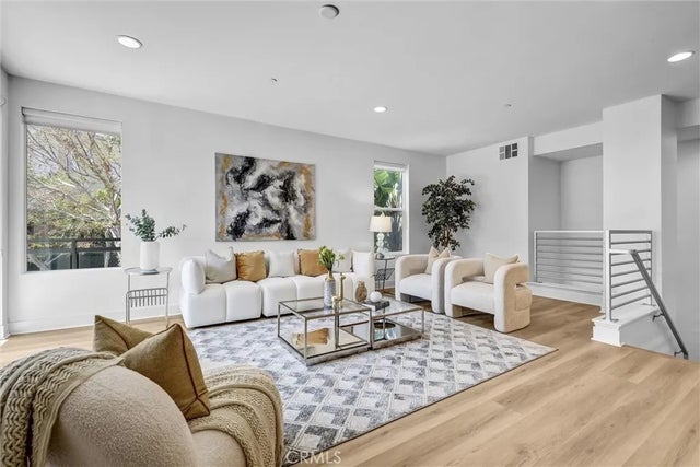 600 Rockfeller, Irvine