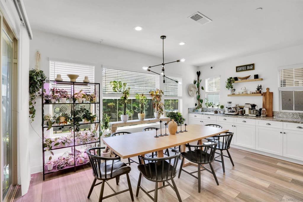 Photo of 1246 Camino Prado, Chula Vista, CA 91913 (MLS # 260007378)