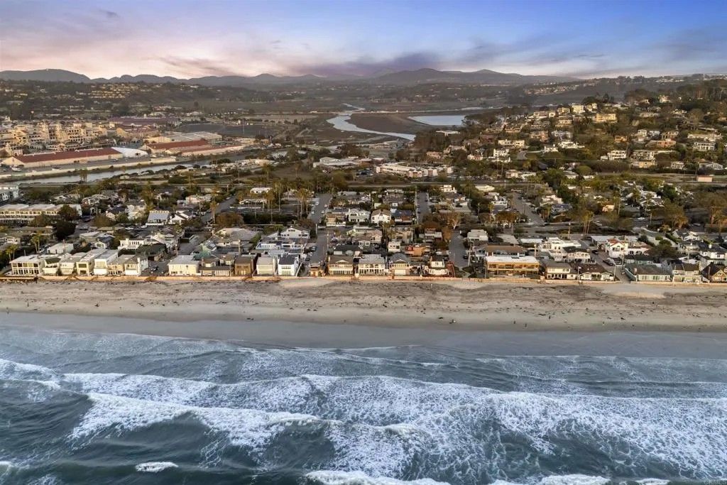 Photo of 219 24th St, Del Mar, CA 92014 (MLS # NDP2602475)