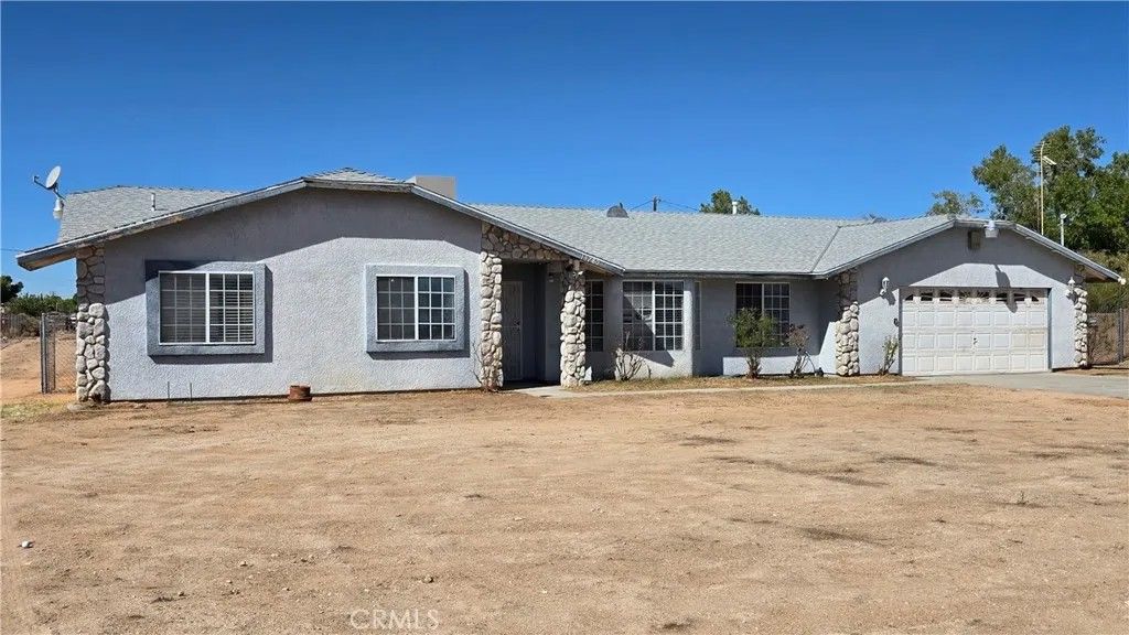 Photo of 14280 Navajo Rd, Apple Valley, CA 92307 (MLS # HD26007848)