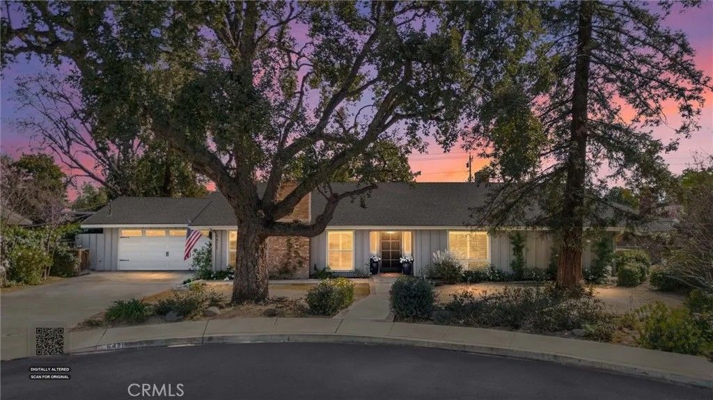 Photo of 6421 Mount Hood, Bakersfield, CA 93309 (MLS # SR26047337)